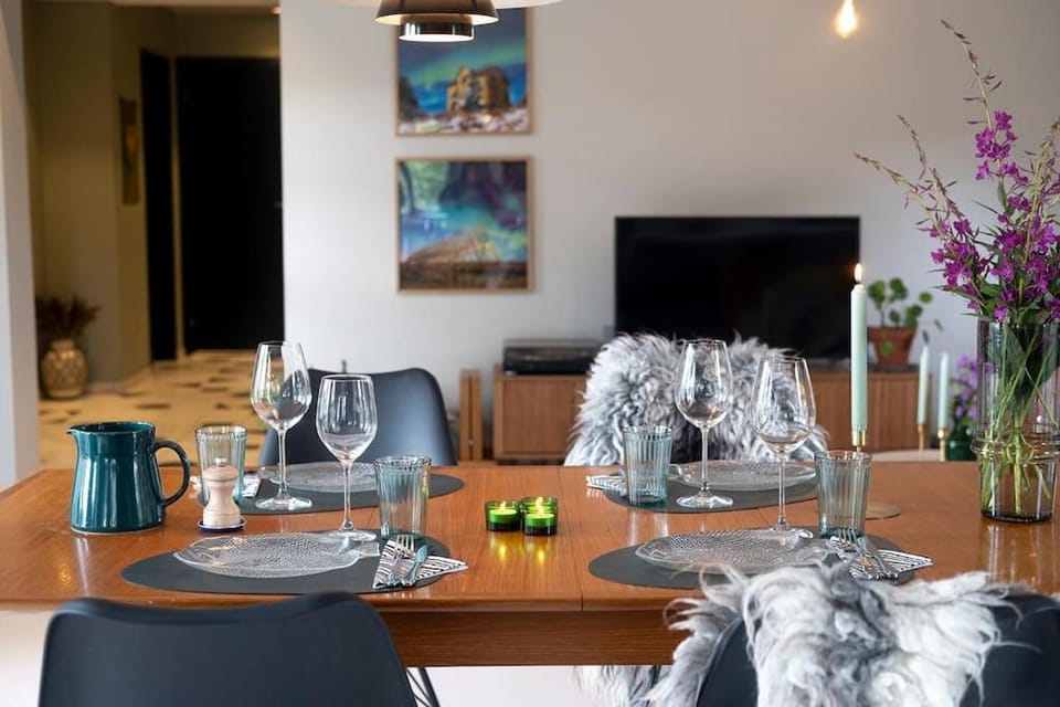 TV and multimedia, Living room, Dining area