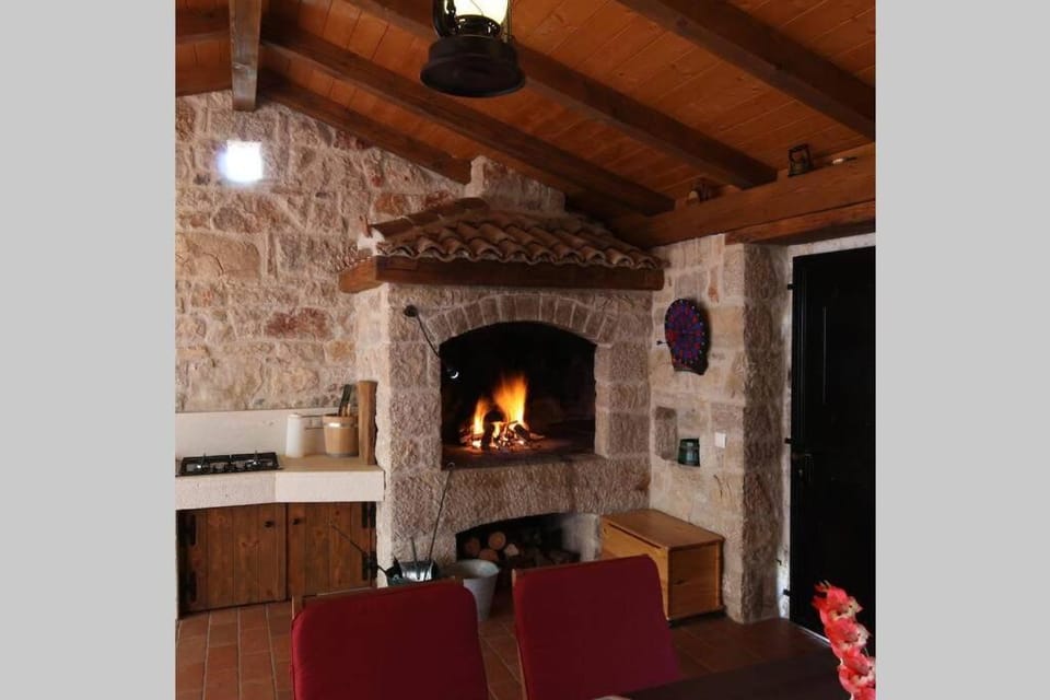 Domaine VinodolSun Zwei Villen, ein Grundstück und Platz für bis zu 18 Personen Villa in Primorje-Gorski Kotar County