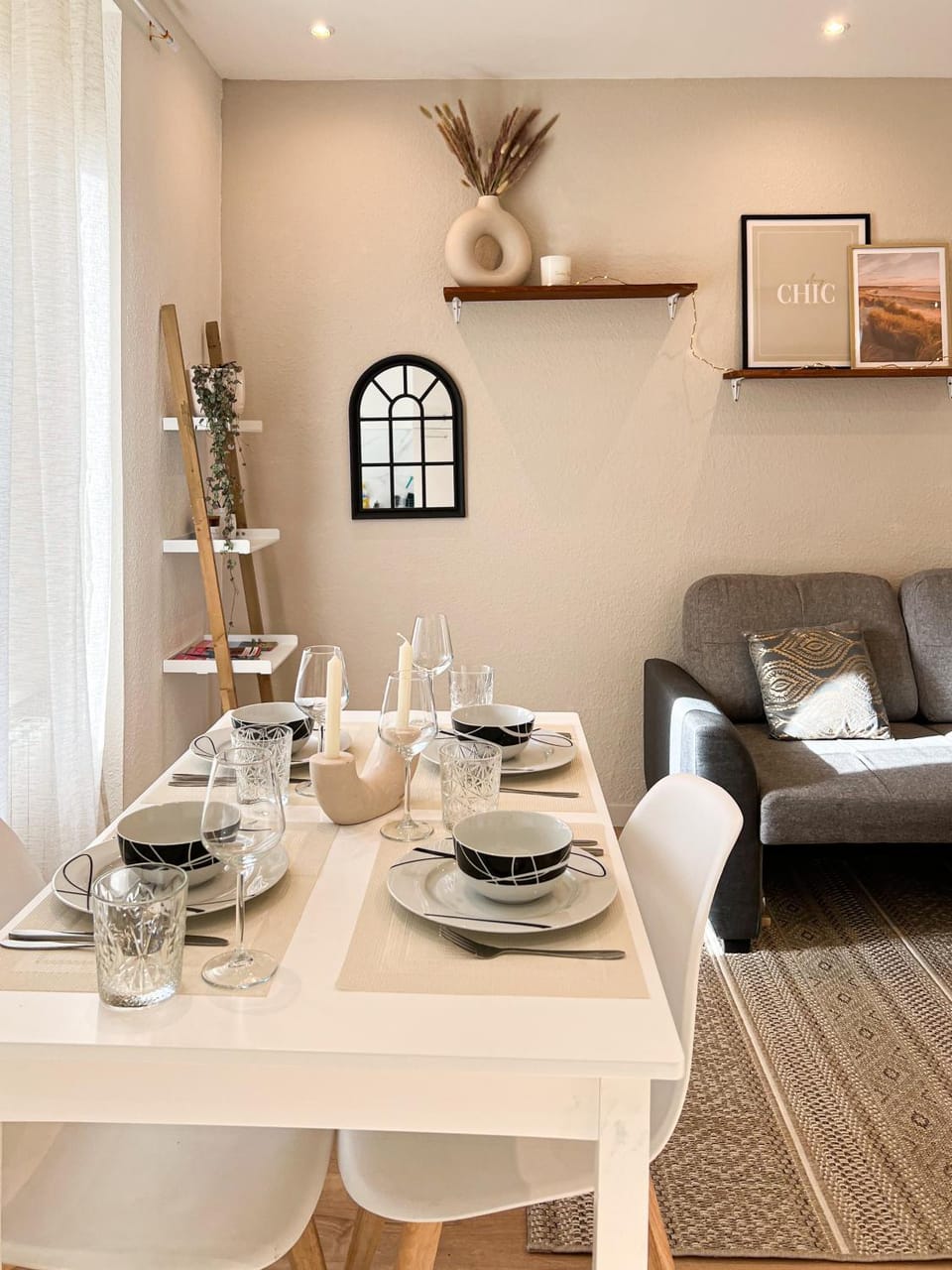 Living room, Seating area, Dining area
