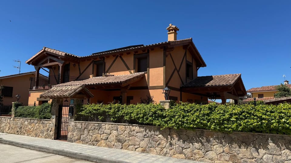 El Hojaranzo. Casa rural con encanto en Candeleda House in Candeleda