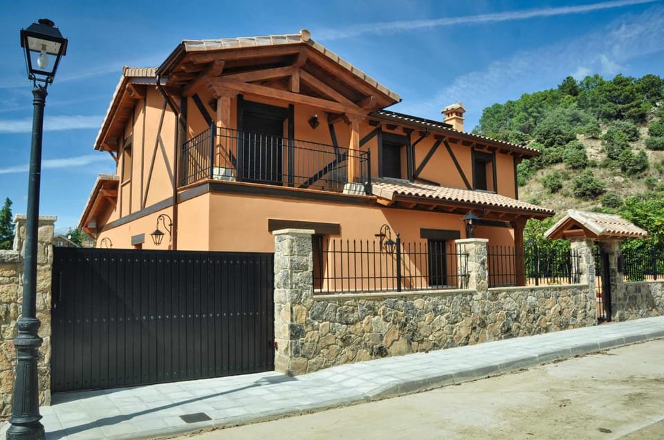El Hojaranzo. Casa rural con encanto en Candeleda House in Candeleda