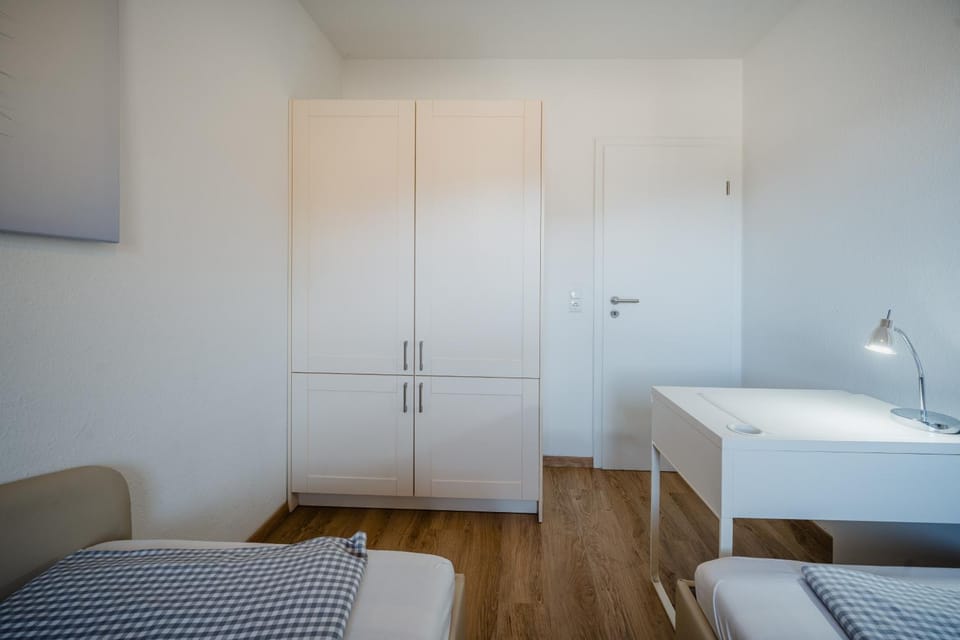 Photo of the whole room, Guests, children, wardrobe