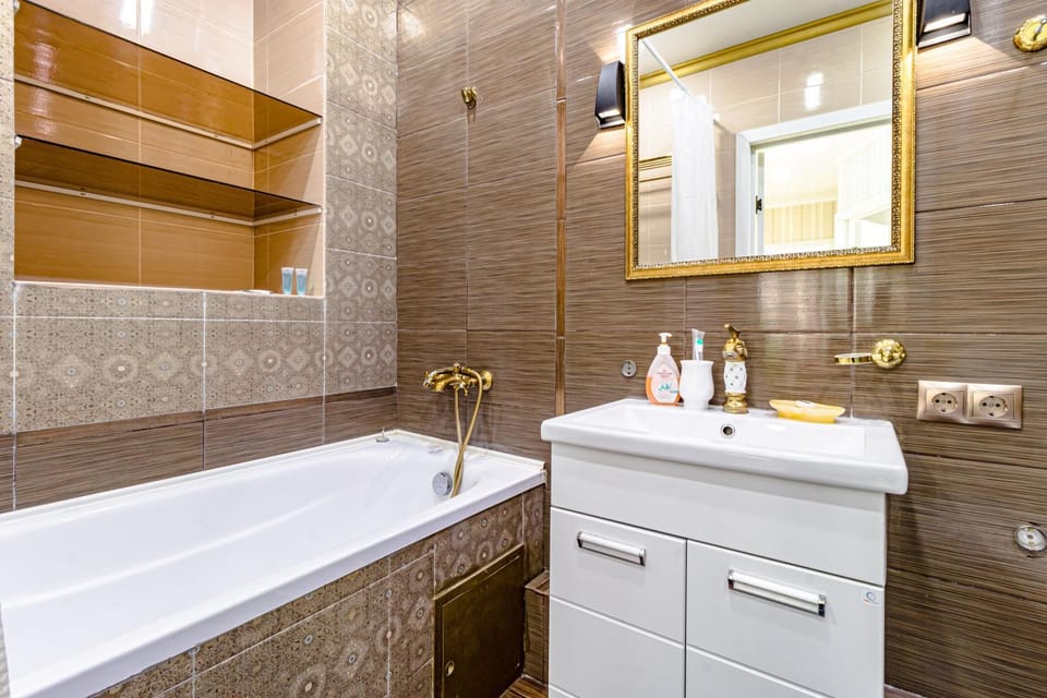 Bathroom, Bath