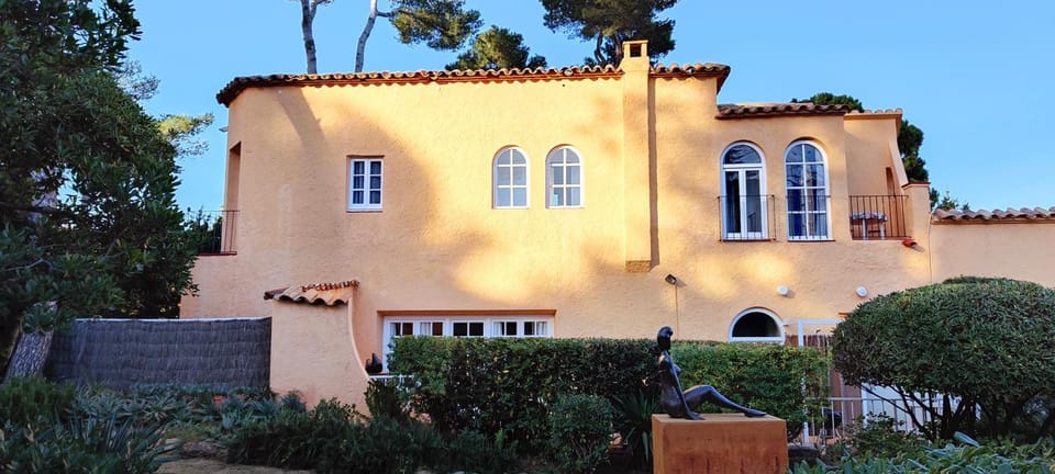 Facade/entrance, Garden