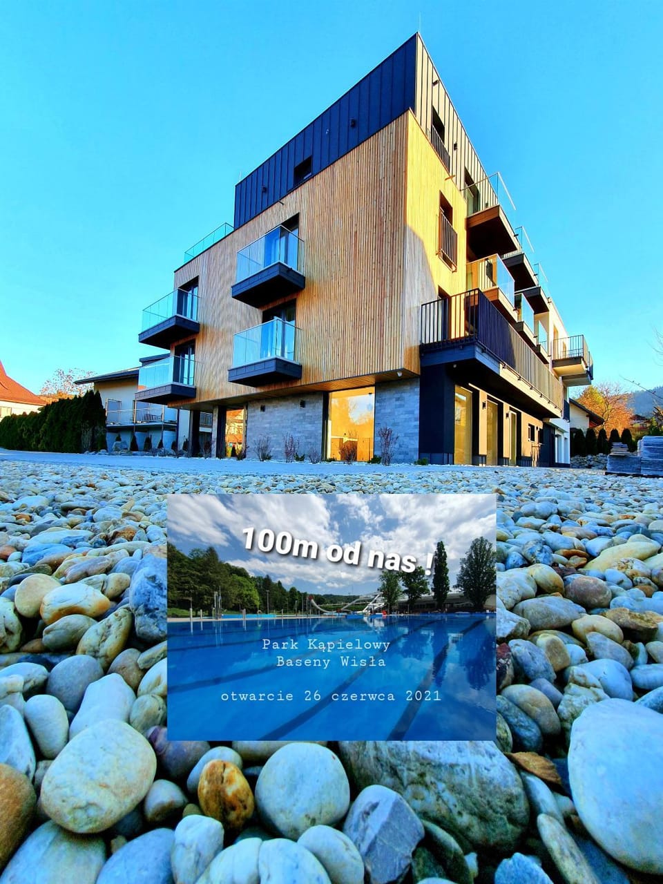 Property building, Day, Property logo or sign, Logo/Certificate/Sign, Text overlay, Street view, Swimming pool, Certificate/Award