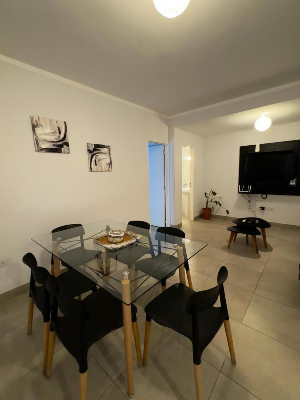 TV and multimedia, Seating area, Dining area