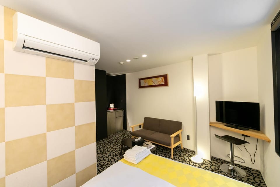 TV and multimedia, Seating area