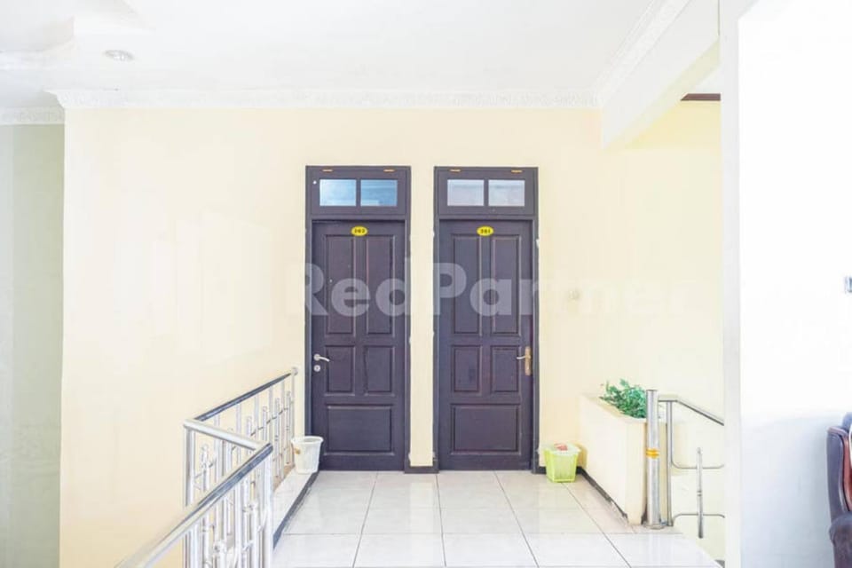 Facade/entrance, Balcony/Terrace