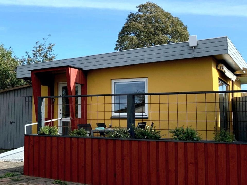 Property building, Day