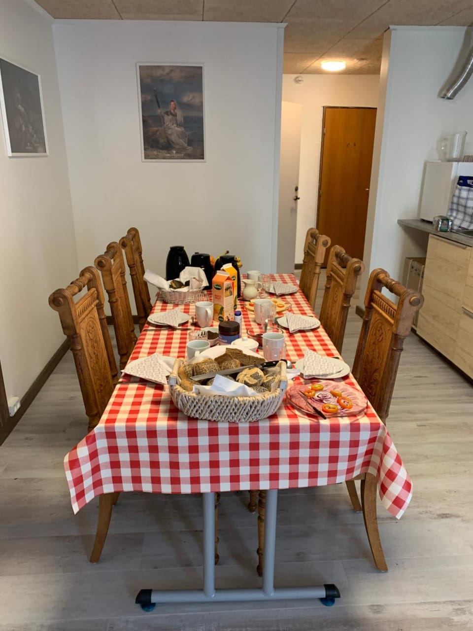 Seating area, Dining area, Communal kitchen, Breakfast