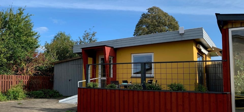 Property building, Garden, Balcony/Terrace