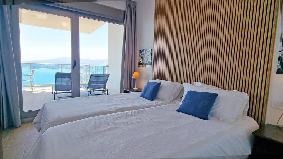 Bed, Bedroom, Sea view