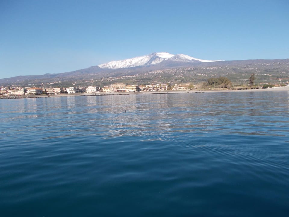 Nearby landmark, Day, Natural landscape, Mountain view, Sea view