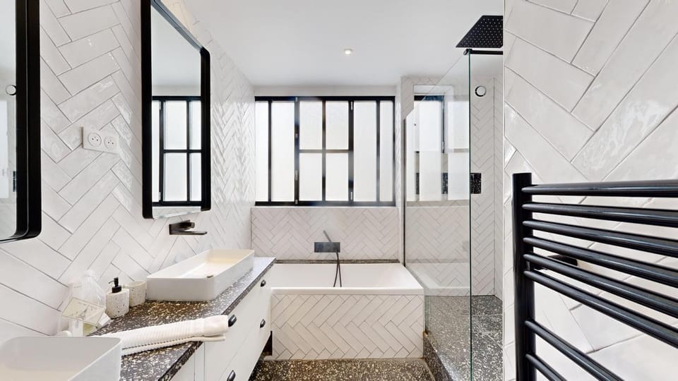 Bed, Bathroom, Bedroom