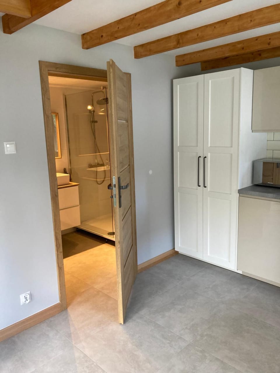 Bathroom, Kitchen or kitchenette