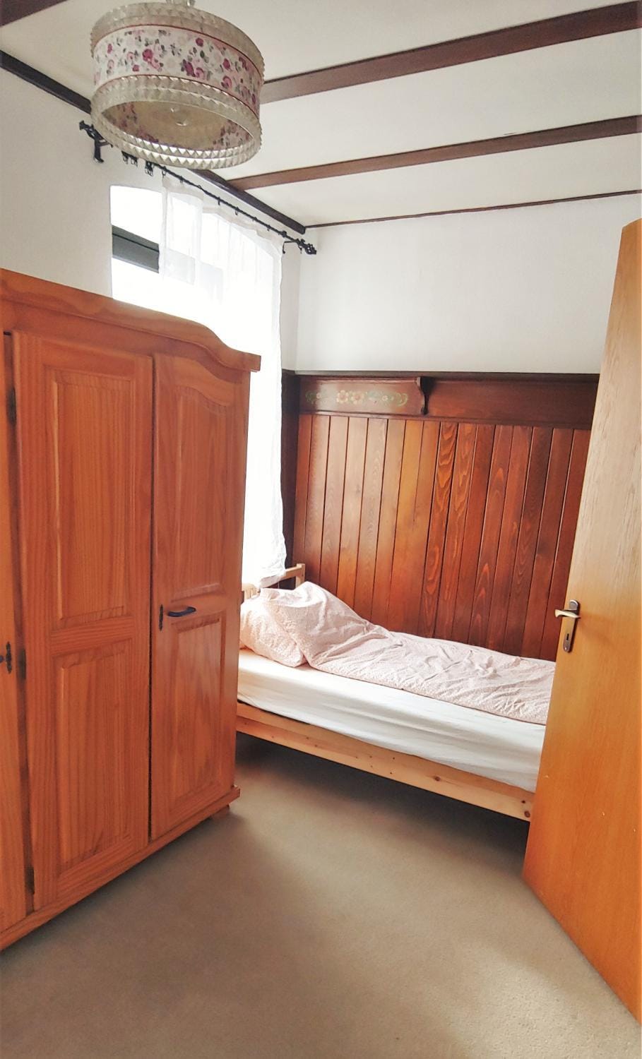 Bed, Day, Photo of the whole room, Bedroom