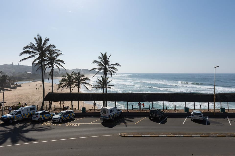 Neighbourhood, Natural landscape, Beach, Sea view