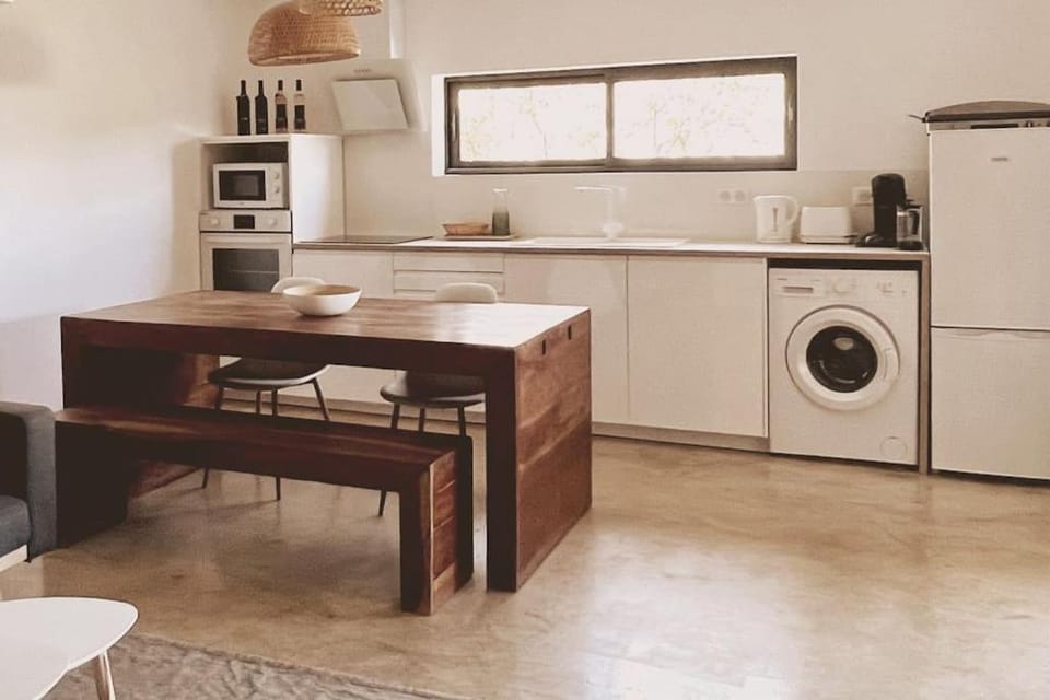 Kitchen or kitchenette, Dining area, dishwasher, minibar, pet friendly, stove, toaster, washing machine