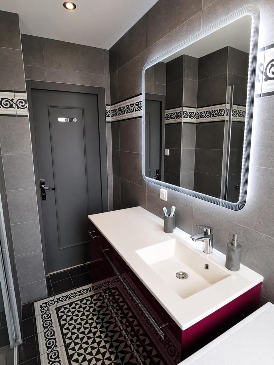 Shower, Bathroom, towels