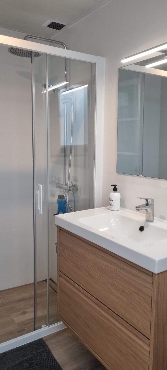 Shower, Bathroom