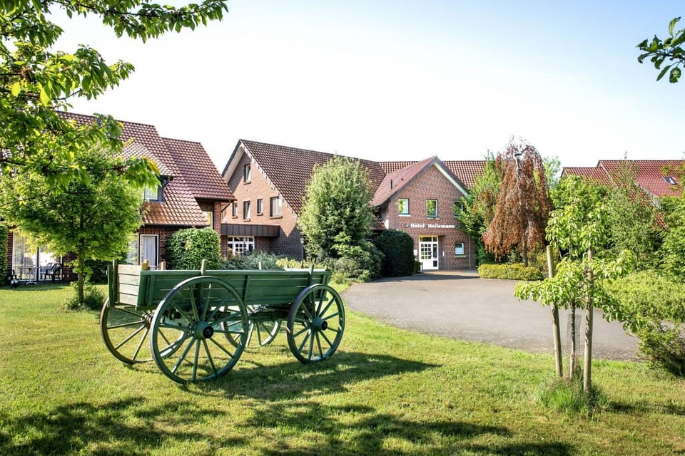 Property building, Natural landscape, Garden