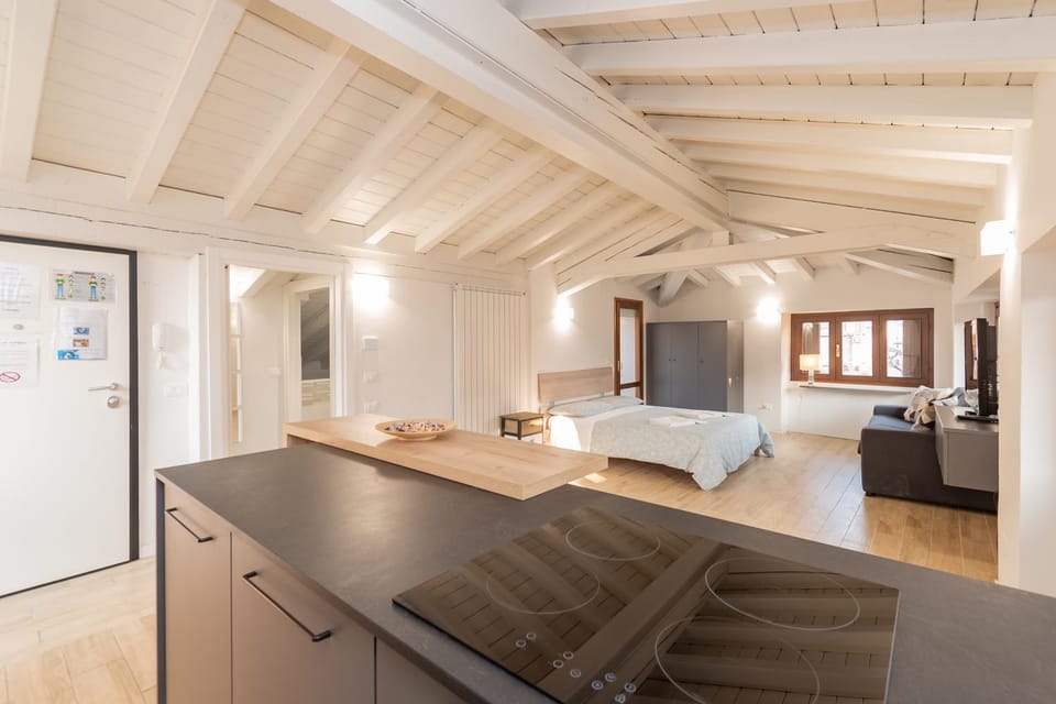 Bedroom, kitchen