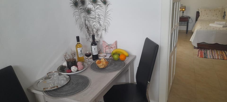 Dining area, Food