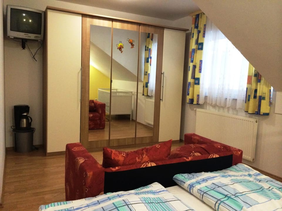 TV and multimedia, Bedroom