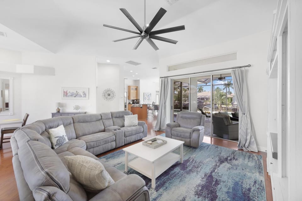 Waterfront home on key lot with pool and sundeck House in Marco Island