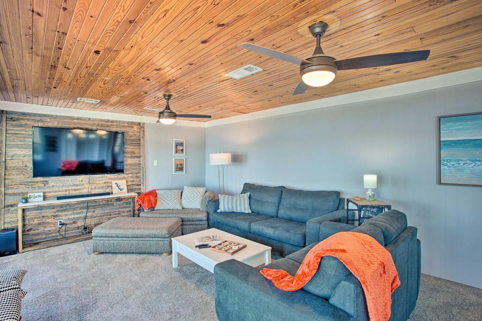 Dock & Fire Pit: Lakefront Cedar Creek Home! House in Cedar Creek Reservoir