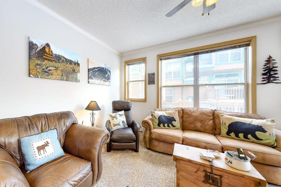 Saddle Ridge House in Wildernest