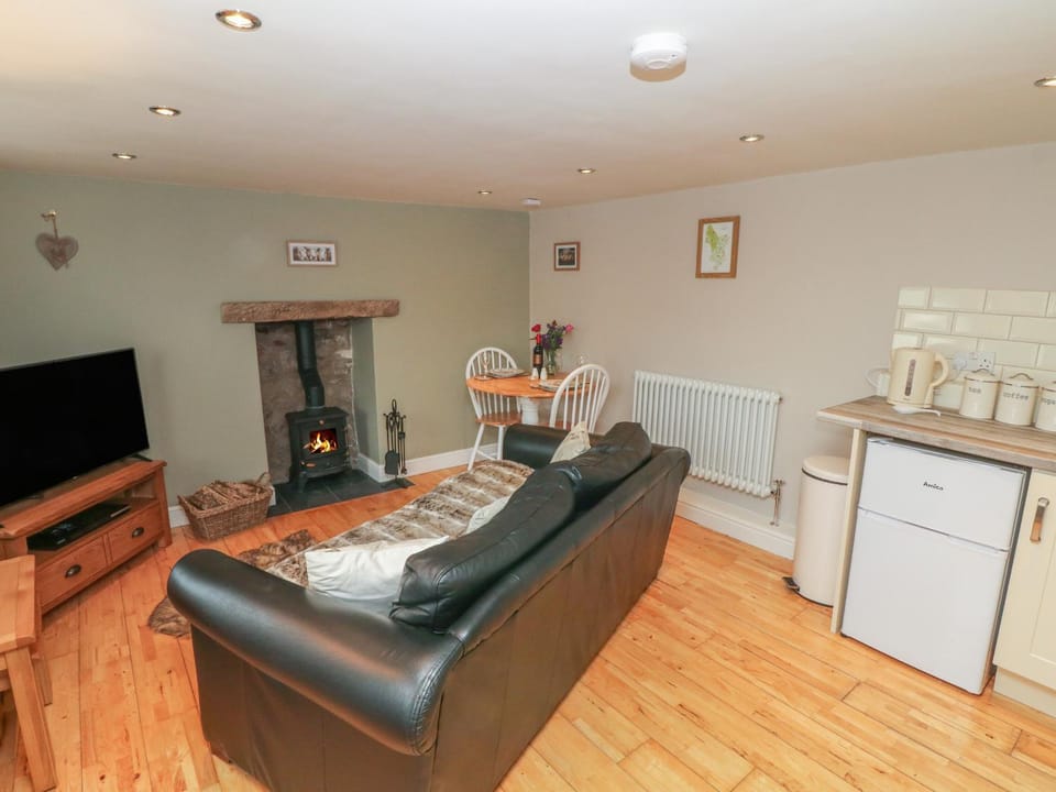 The Snug House in Amber Valley