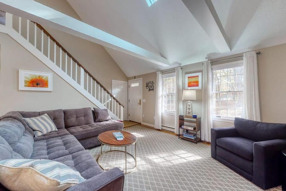 Sit Back & Relax House in Eastham