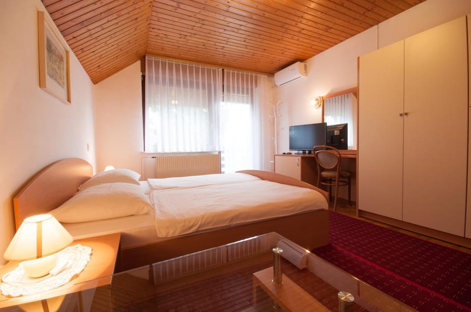 Rooms Tereza Vacation rental in Bled