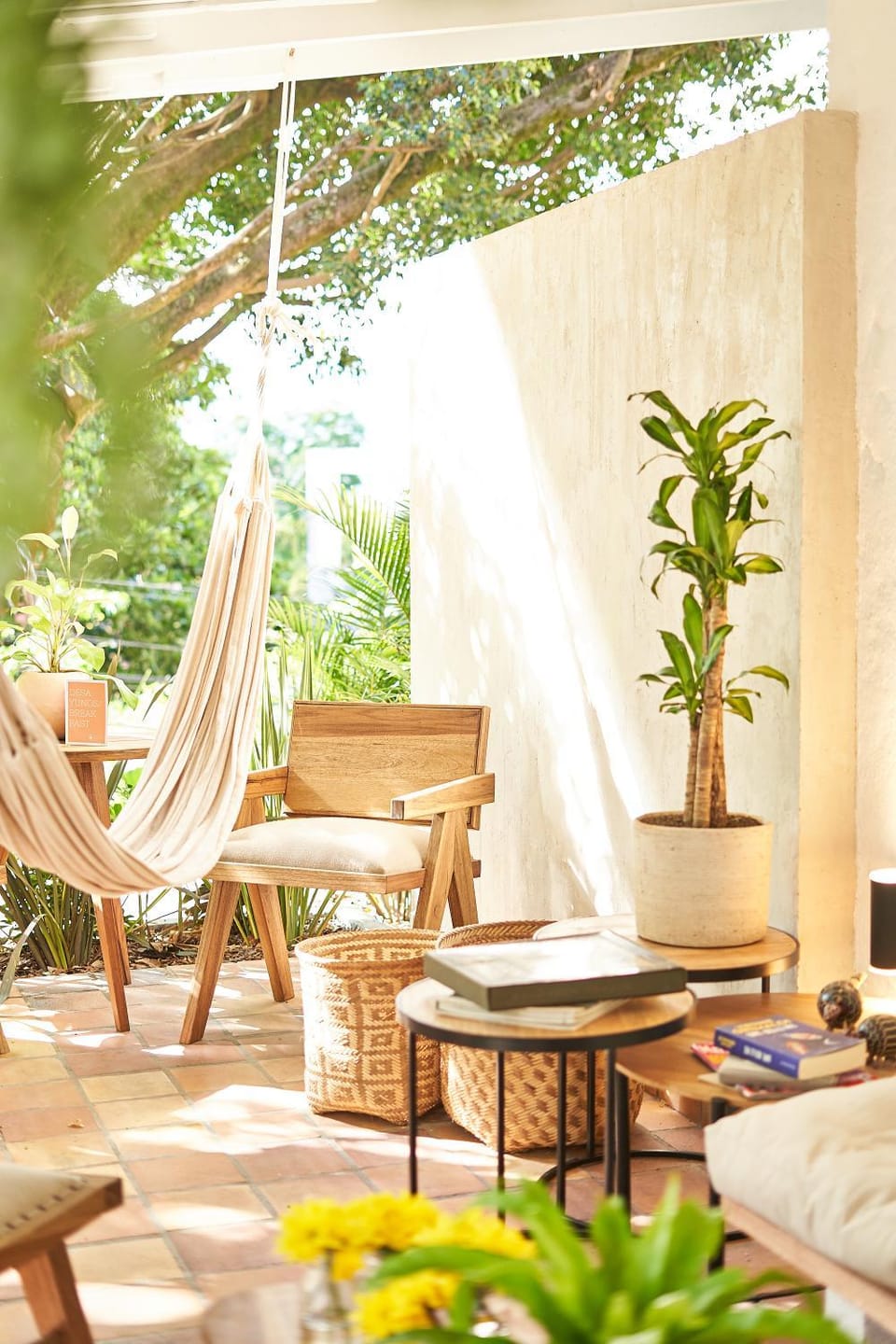 Property building, Garden, Balcony/Terrace