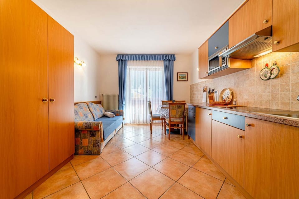 Kitchen or kitchenette, Living room, Dining area, stove