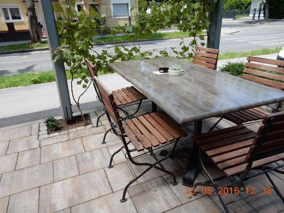 Restaurant/places to eat, Garden