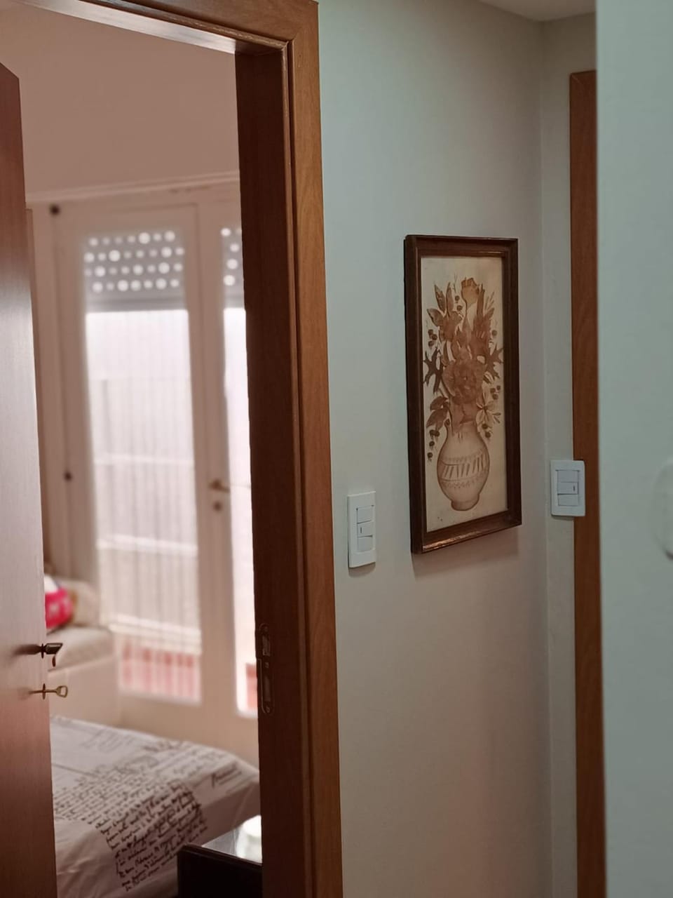 Photo of the whole room, Decorative detail