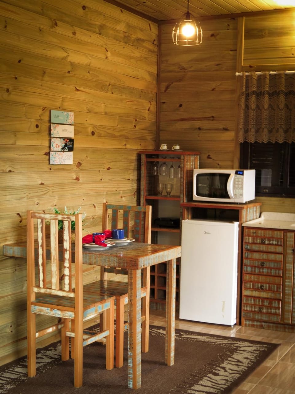 Coffee/tea facilities, Kitchen or kitchenette, Dining area, minibar, oven, pet friendly, stove, toaster