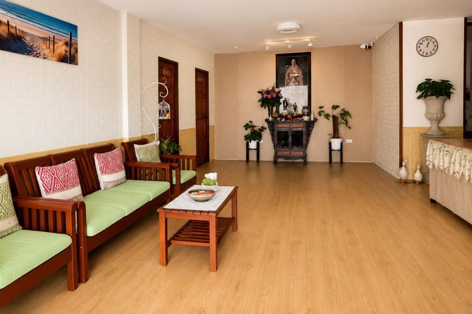 Lobby or reception, Seating area