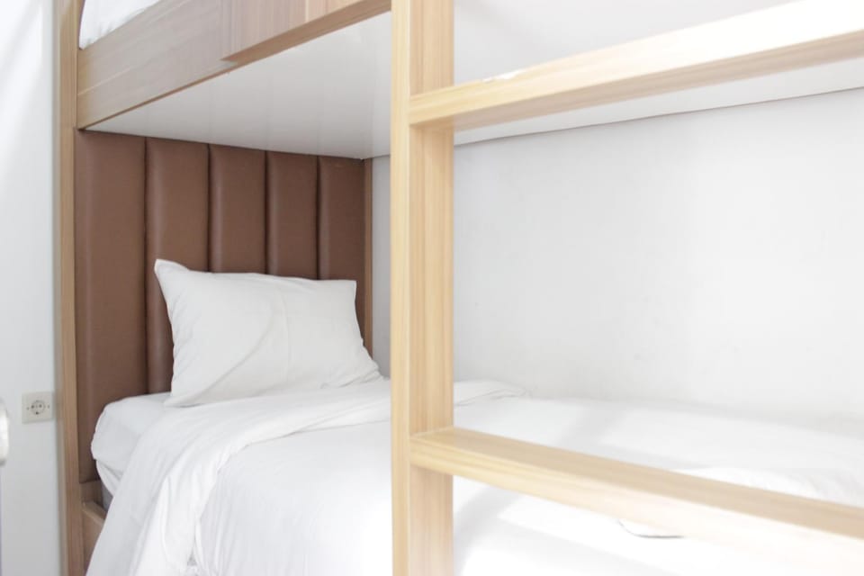 Bedroom, bunk bed