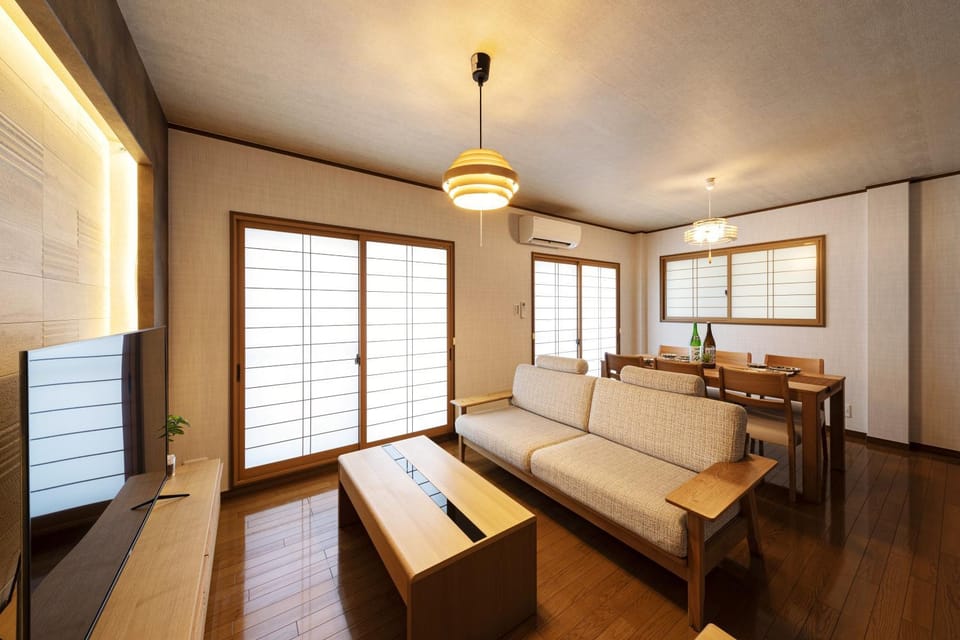 Shirakabanoyado - RYOGETSU 白樺の宿 - 涼月, easy access to USJ, Namba, Kyocera Dome, Osaka castle! House in Osaka