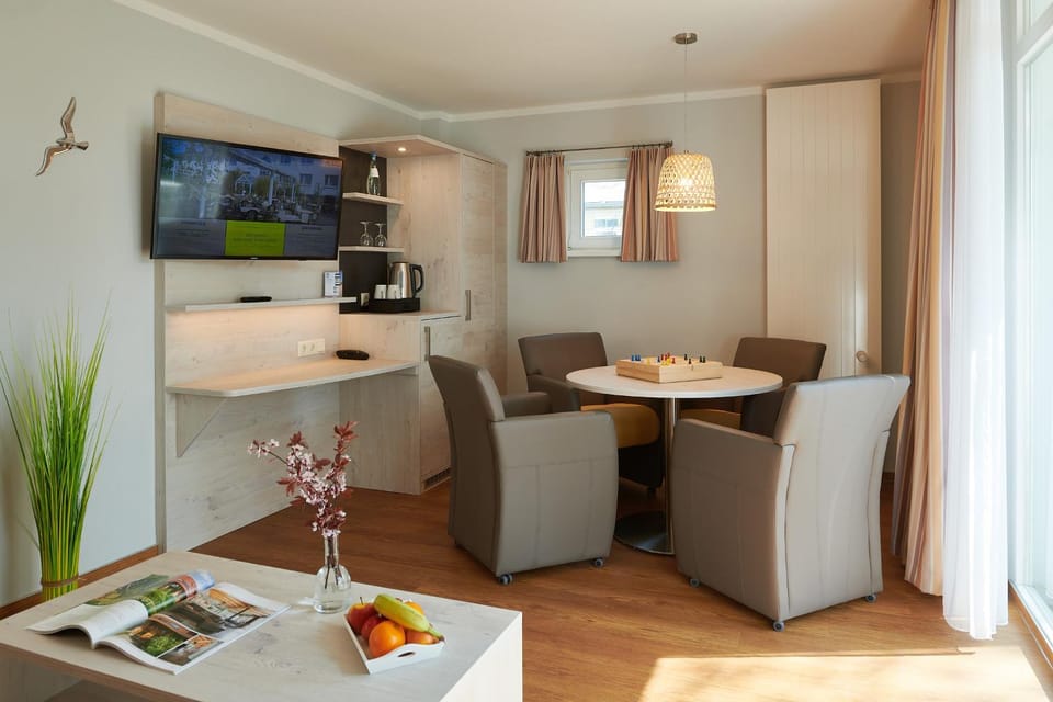 TV and multimedia, Coffee/tea facilities, Photo of the whole room