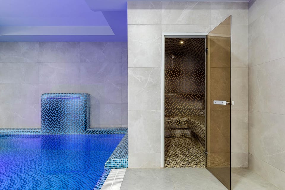Steam room, Pool view, Swimming pool