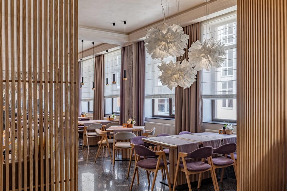Restaurant/places to eat, Living room, Banquet/Function facilities, Seating area