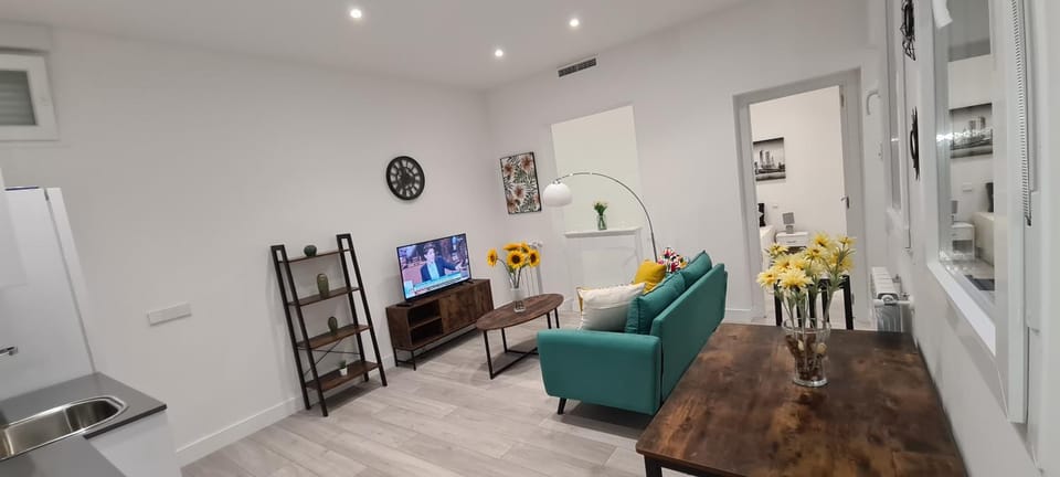 TV and multimedia, Living room, Seating area