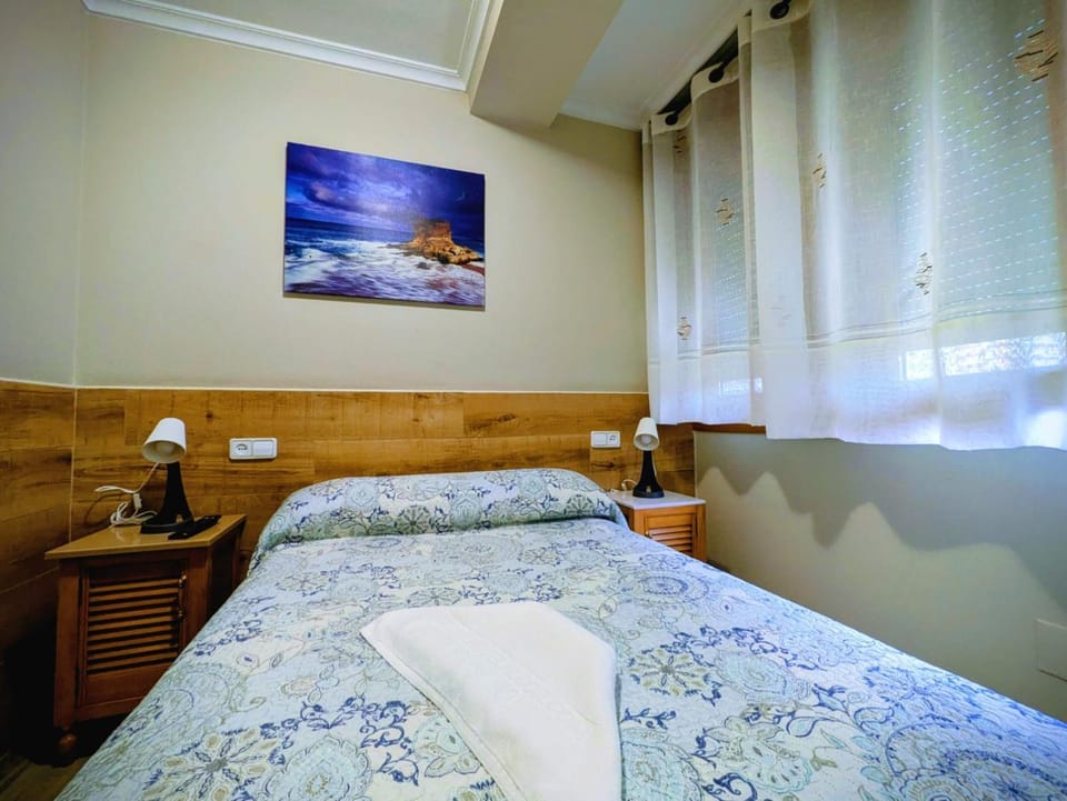 Alojamientos ALBOR I Bed and Breakfast in Gijón