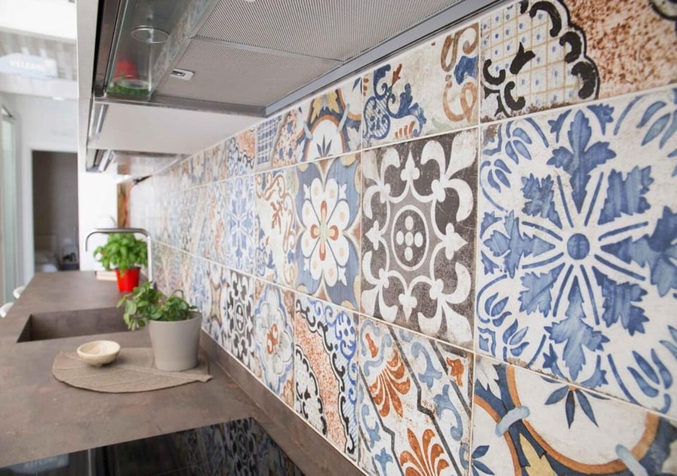 Kitchen or kitchenette, Decorative detail