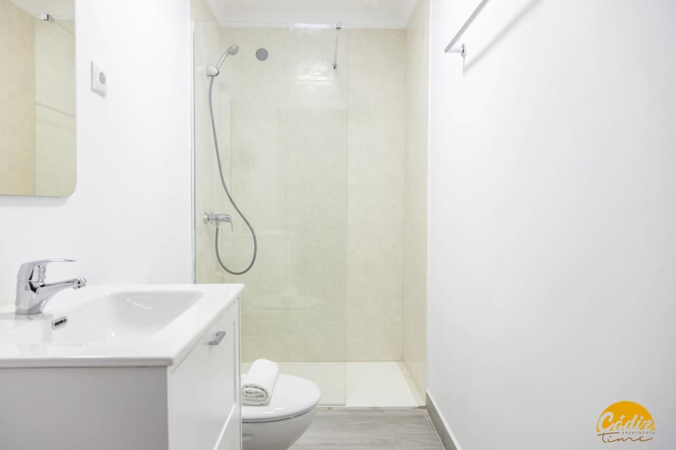 Shower, Bathroom, towels