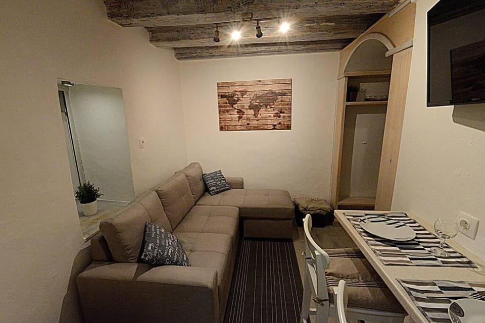 Cosy little modern-rustic apartment in Corfu center. Apartment in Corfu